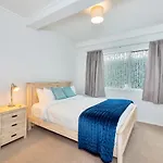 Kingsland Contemporary 2 Bedroom Apartment